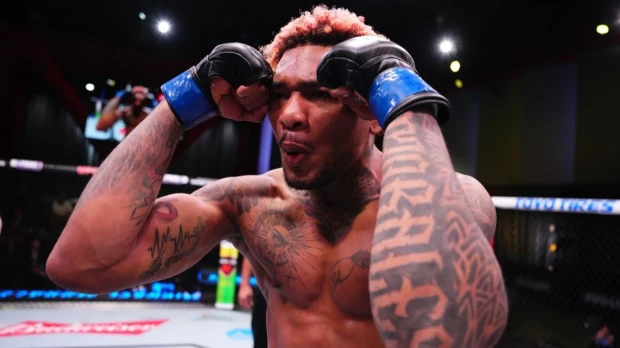 Michael Morales venció a Gilbert Burns y sigue invicto 