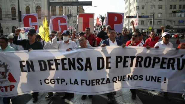 Trabajadores marcharon en Lima para exigir que se derogue la privatización de Petroperú