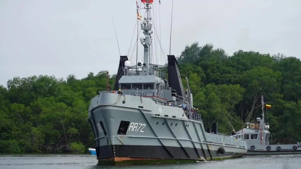 La Armada incorporó un buque remolcador donado por Chile