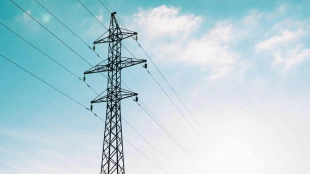 Ecuador exige autogeneración eléctrica a petroleras y mineras con alta demanda de energía