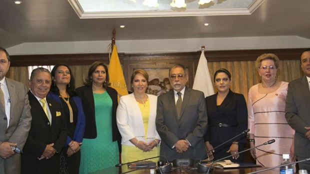 Pamela M. gobernaba la Corte Constitucional