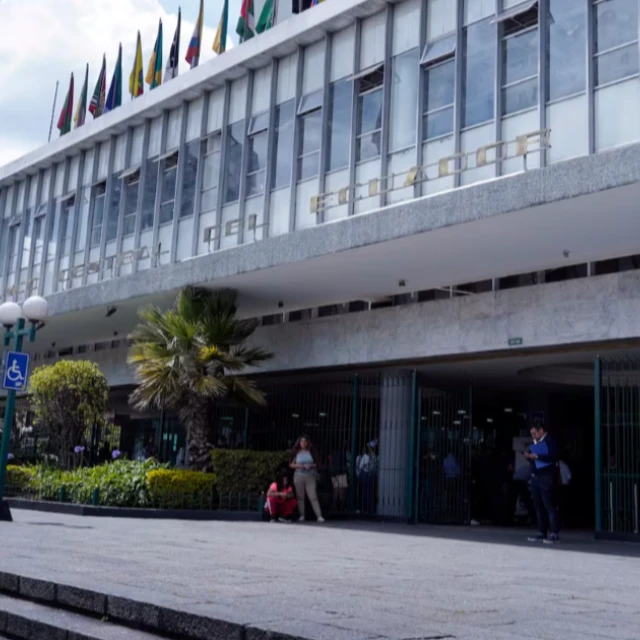 Ecuador crecería 2,7 % en 2026 mientras la deuda del Estado sigue en aumento
