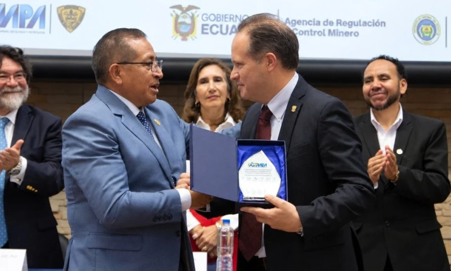 Ecuador impulsa la formación de auditores mineros con un programa de 200 horas