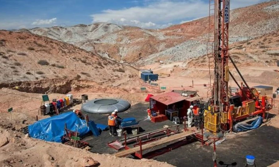 Element 29 amplía la exploración de cobre en Perú con una tercera perforadora
